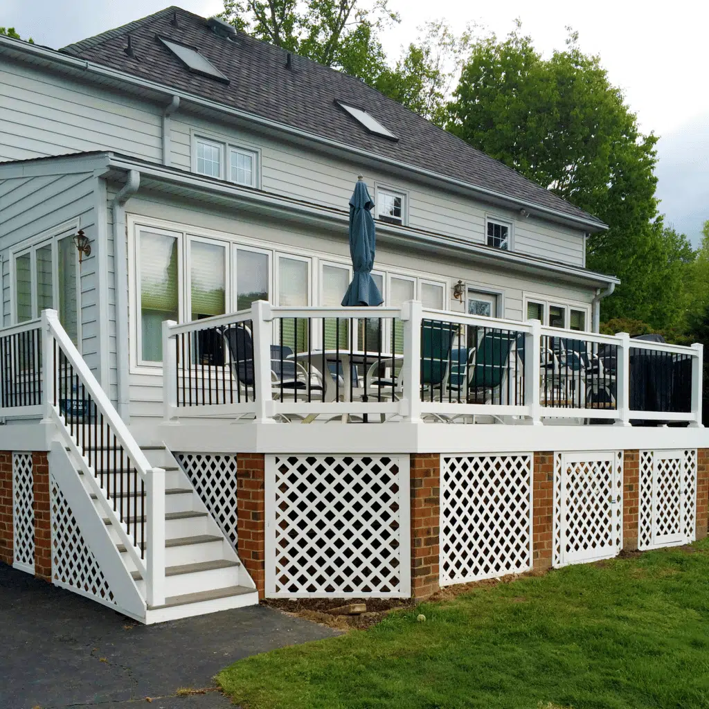 Custom back deck by Deck Creations.