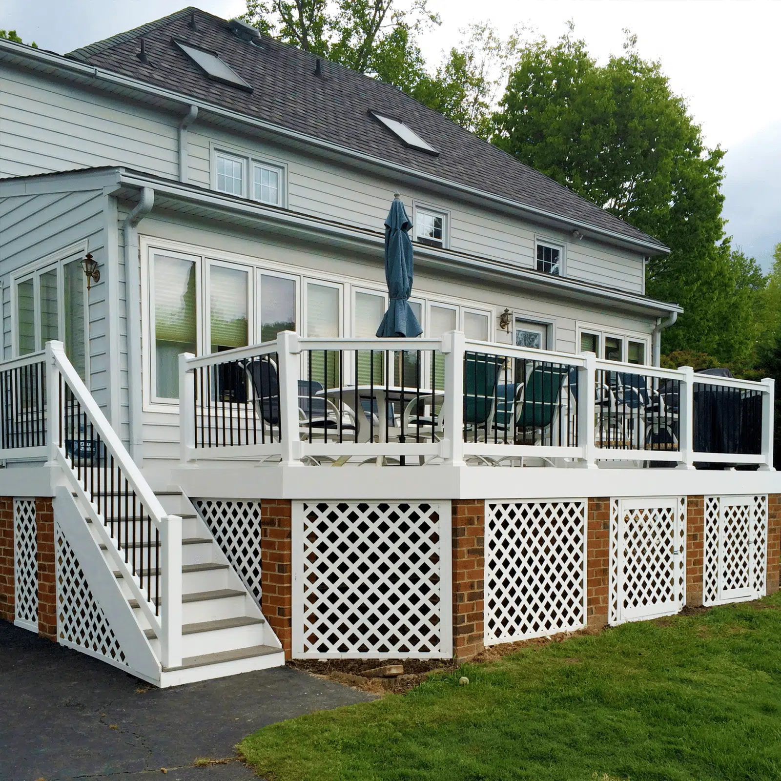 Custom back deck by Deck Creations.